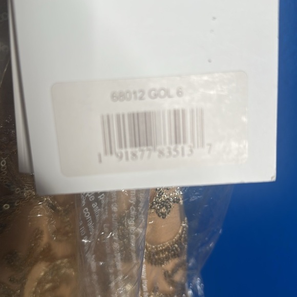 Mac Duggal Women's Sequined V Neck Cap Sleeve Dress Style #68012 - Picture 8 of 8